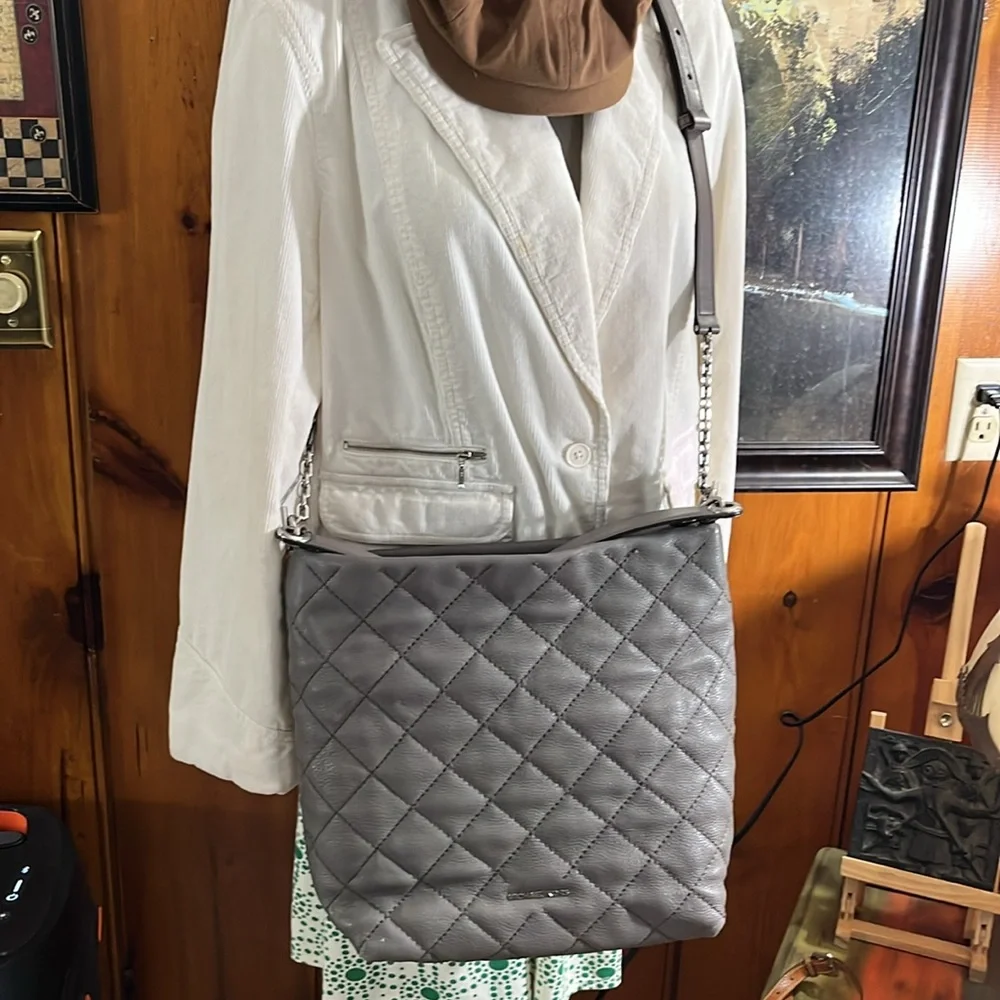 MICHAEL KORS LONI 2 WAY QUILTED LARGE TOTE BAG WITH TAGS. - Picture 13 of 16